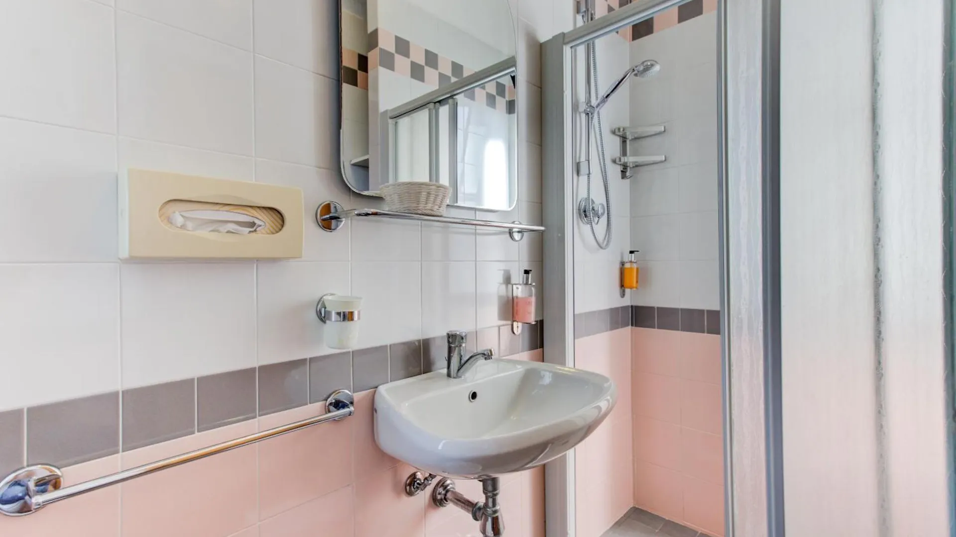 Verona Hotel Cesenatico 3*,  Italy