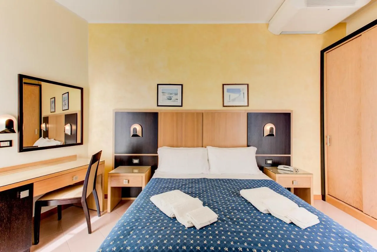 Hotel Verona Чезенатико 3*,  Италия