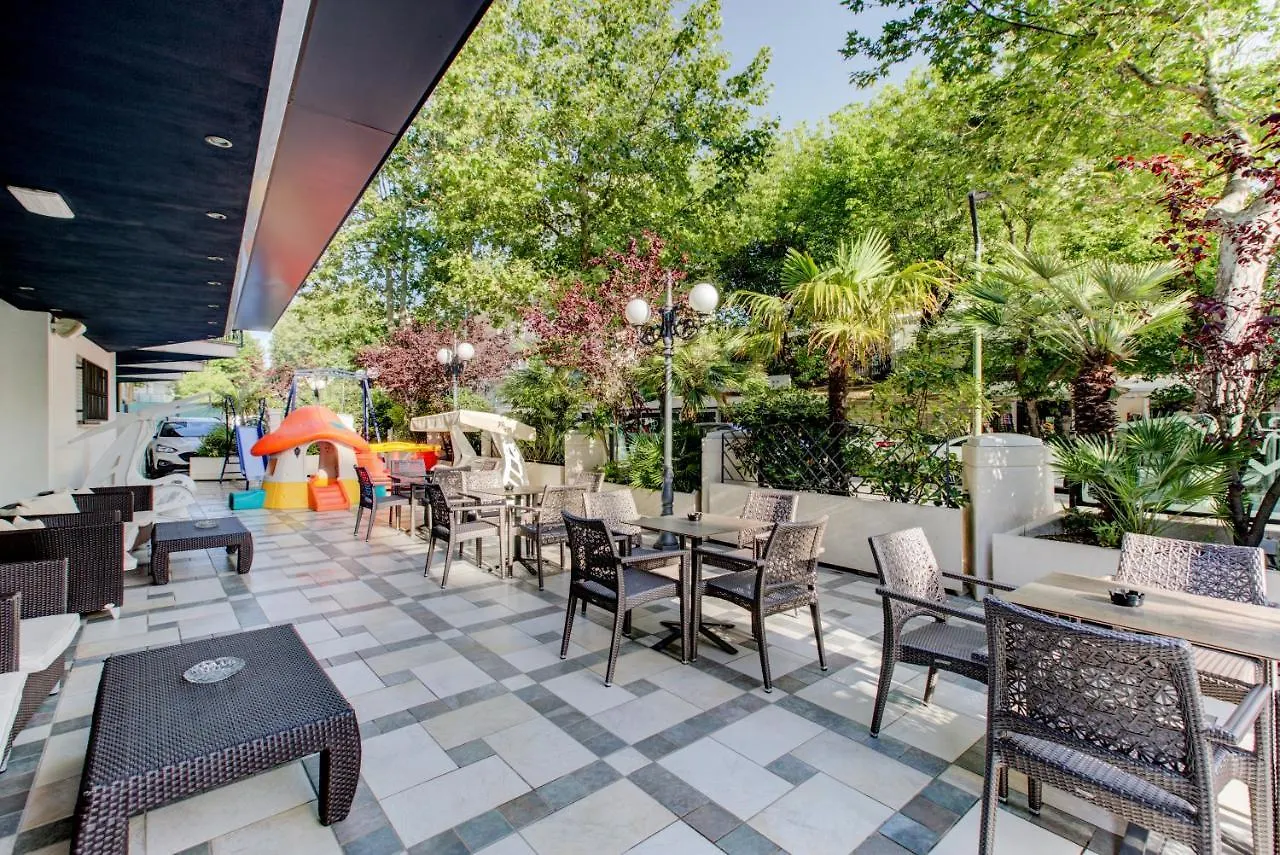 Hotel Verona Чезенатико Италия