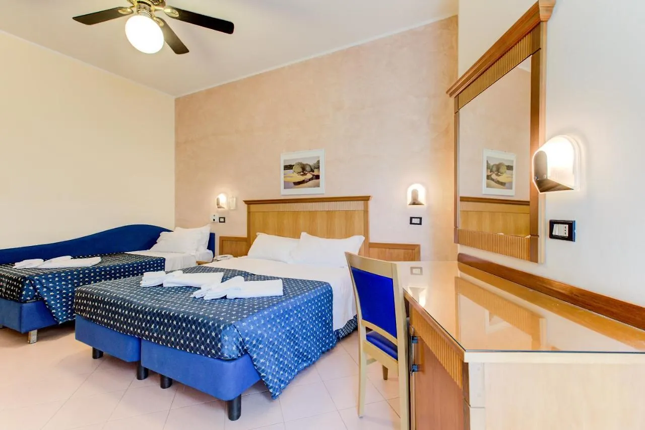 Hotel Verona Чезенатико